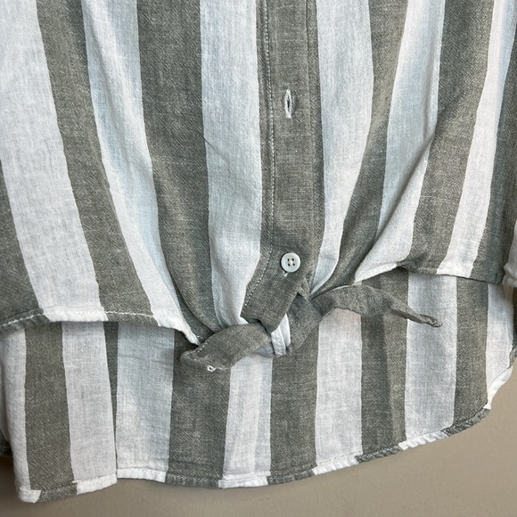 Beach Lunch Lounge tie front button down top shirt sleeveless - Picture 3 of 7